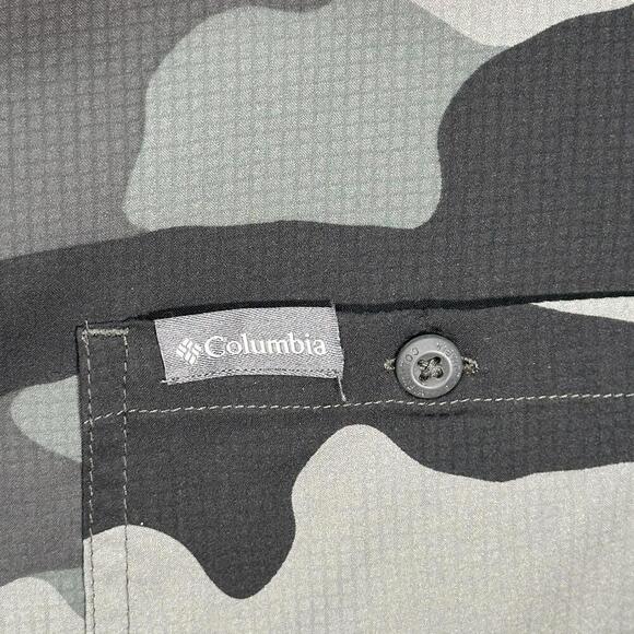 Columbia Utilizer Gray Camo Button Up Small - Picture 4 of 7